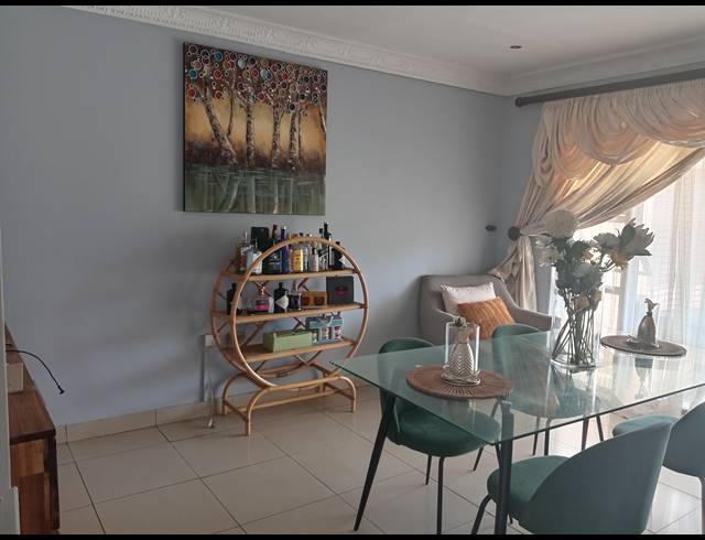4 BEDROOM FREEHOLD FOR SALE IN DAWN PARK